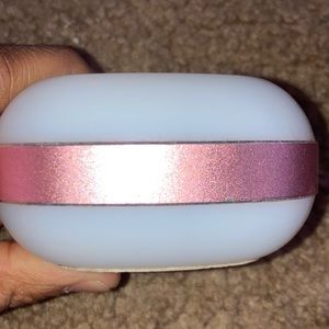 White and rose pink Bluetooth wireless speaker